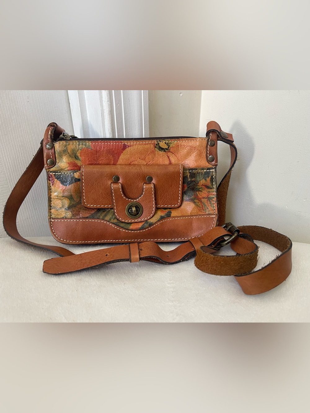 Patricia Nash Tan Brown Floral Leather Crossbody - Picture 9 of 10